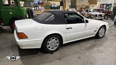 Lot 856 - 1995 MERCEDES SL280 AUTO