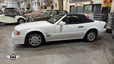 Lot 856 - 1995 MERCEDES SL280 AUTO