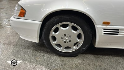 Lot 856 - 1995 MERCEDES SL280 AUTO