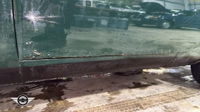 Lot 606 - 1975 MG B GT