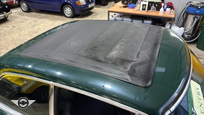 Lot 606 - 1975 MG B GT