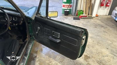 Lot 606 - 1975 MG B GT