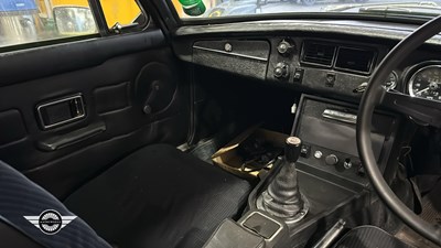 Lot 606 - 1975 MG B GT