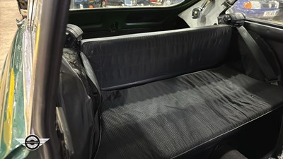 Lot 606 - 1975 MG B GT