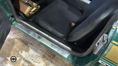 Lot 606 - 1975 MG B GT