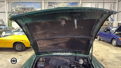 Lot 606 - 1975 MG B GT