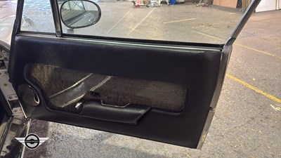 Lot 604 - 1976 JENSEN GT