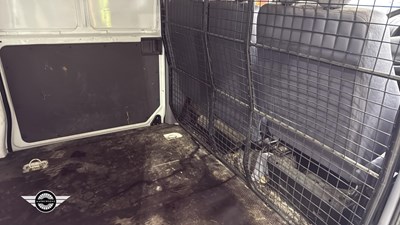 Lot 824 - 1999 MERCEDES VITO 113