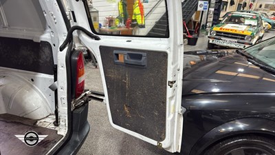 Lot 824 - 1999 MERCEDES VITO 113