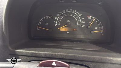 Lot 824 - 1999 MERCEDES VITO 113