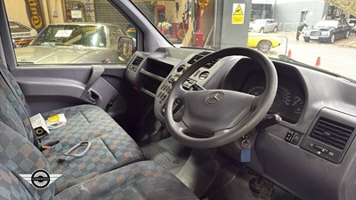 Lot 824 - 1999 MERCEDES VITO 113
