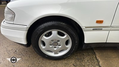 Lot 899 - 1994 MERCEDES C200 AUTO