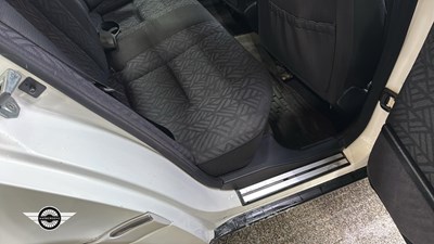 Lot 899 - 1994 MERCEDES C200 AUTO