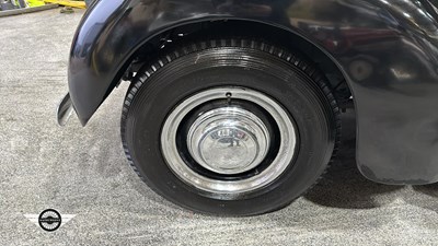 Lot 602 - 1957 AUSTIN