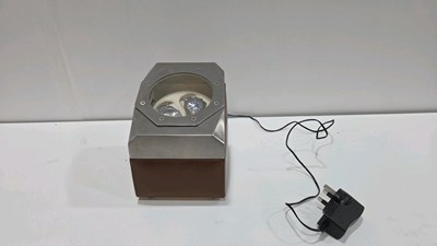 Lot 287 - WATCH WINDER MACHINE COMPLETE WITH 2 WATCHES