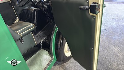 Lot 816 - 1954 MORRIS J