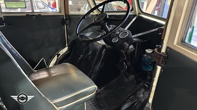 Lot 816 - 1954 MORRIS J