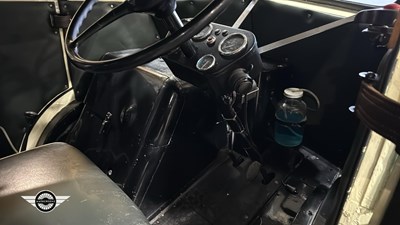 Lot 816 - 1954 MORRIS J