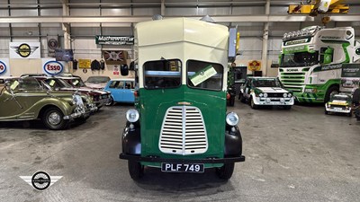 Lot 816 - 1954 MORRIS J
