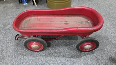 Lot 881 - RADIO FLYER PULL ALONG CART