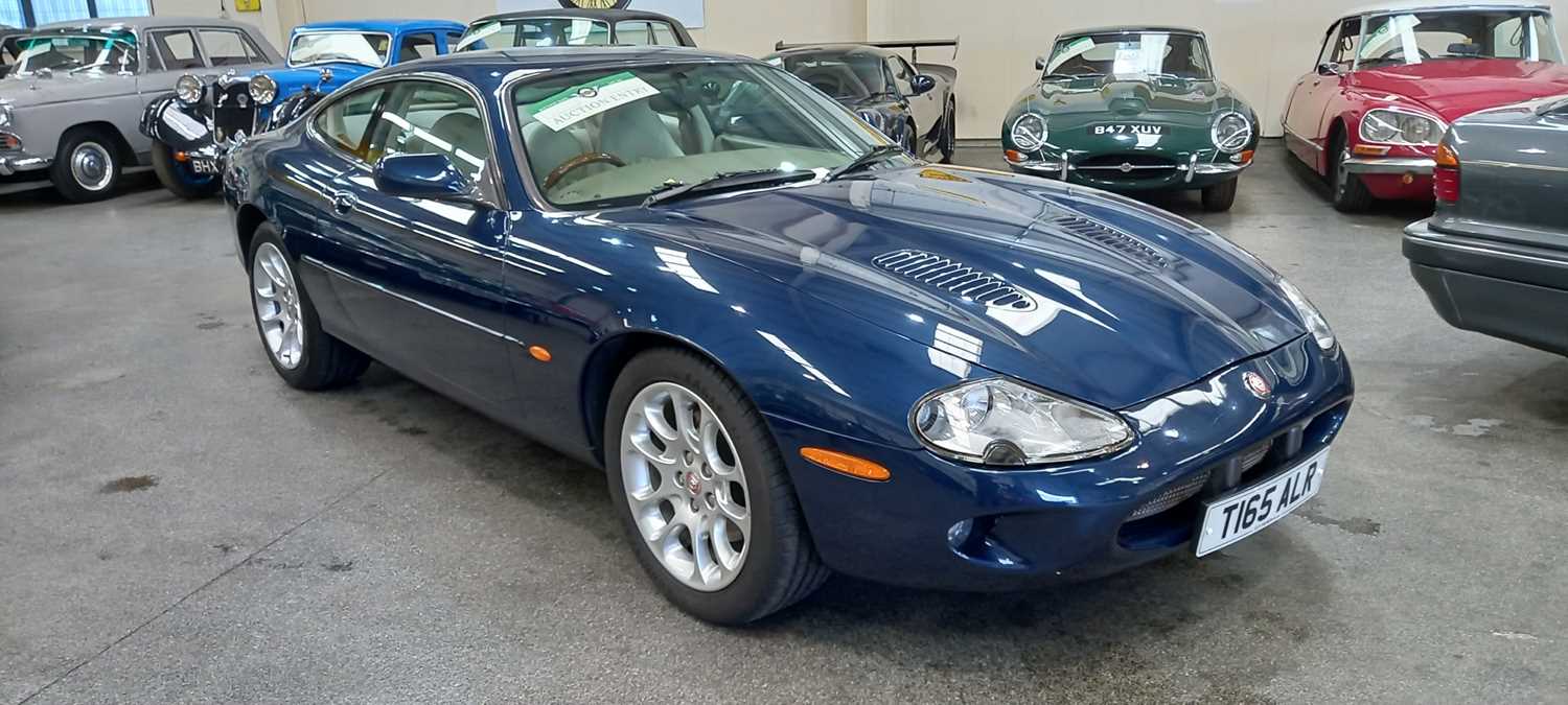 Lot 389 - 1999 JAGUAR XKR AUTO