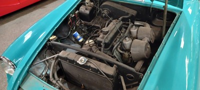 Lot 119 - 1972 MG B GT
