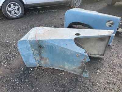 Lot 7 - LAND ROVER SPARES