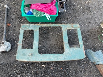 Lot 7 - LAND ROVER SPARES