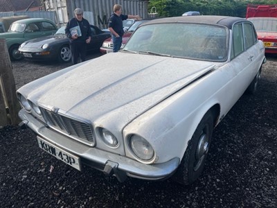 Lot 379 - 1975 JAGUAR XJ 3.4 AUTO