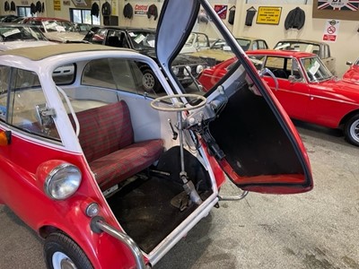 Lot 343 - 1960 BMW ISETTA TRICYCLE “BUBBLE CAR”