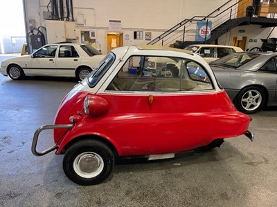 Lot 343 - 1960 BMW ISETTA TRICYCLE “BUBBLE CAR”