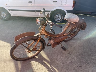 Lot 272 - CIRCA 1955 RALEIGH RUNABOUT