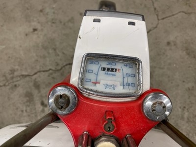 Lot 227 - 1973 MOBYLETTE MOPED