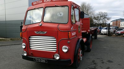 Lot 399 - 1957 LEYLAND COMET