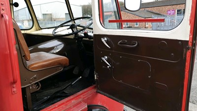 Lot 399 - 1957 LEYLAND COMET