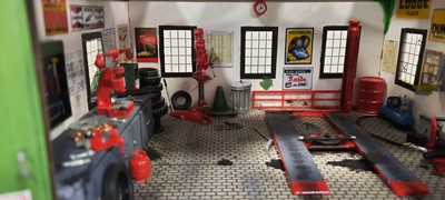 Lot 463 - WHITBY MOTORS MODEL GARAGE