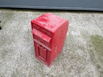 Lot 513 - POST BOX