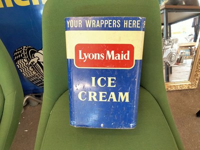 Lot 548 - LYONS MAID ICE CREAM CONTAINER