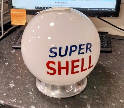 Lot 547 - SUPER SHELL GLOBE