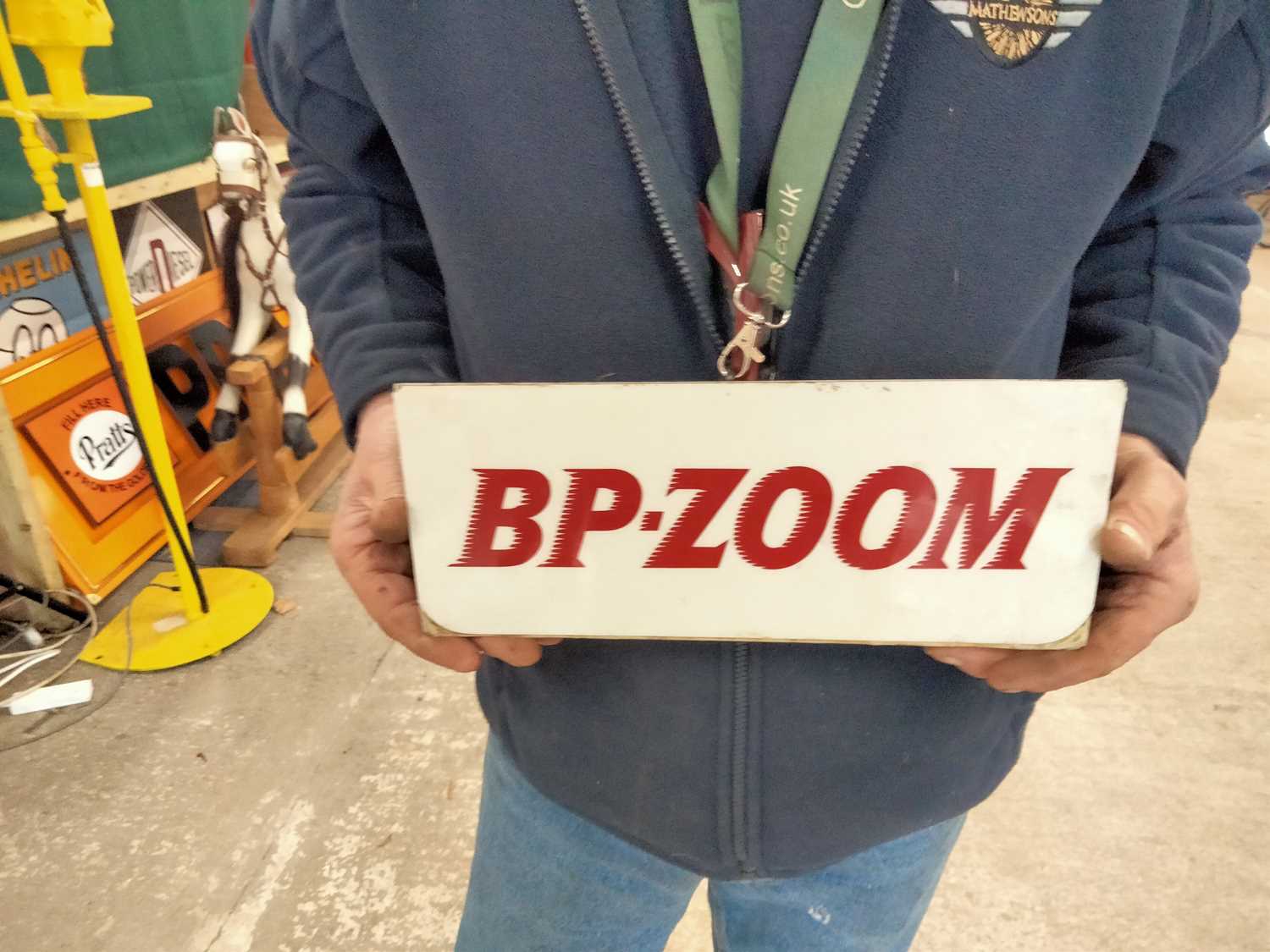 Lot 609 - BP ZOOM SIGN