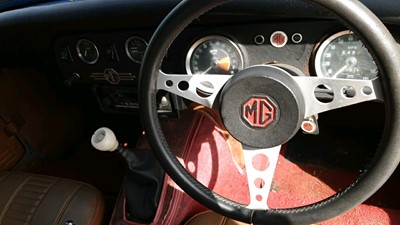 Lot 437 - 1976 MG MIDGET 1500