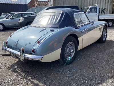 Lot 392 - 1957 AUSTIN HEALEY 100/6