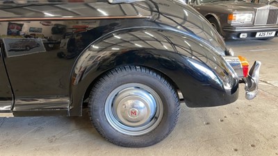 Lot 394 - 1969 MORRIS MINOR 1000 CONVERTIBLE