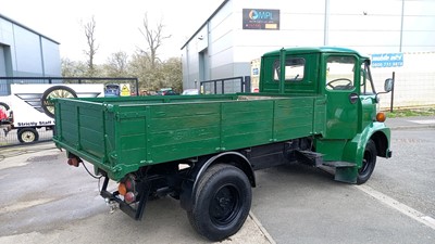 Lot 440 - 1969 MORRIS FG