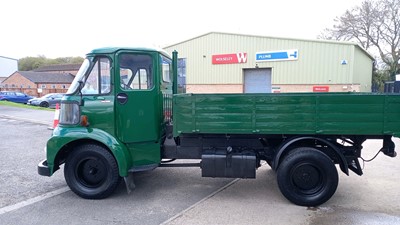 Lot 440 - 1969 MORRIS FG