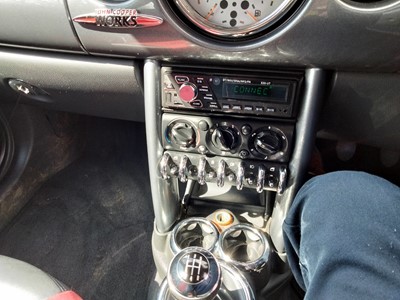 Lot 512 - 2005 MINI ONE