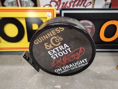 Lot 526 - ILLUMINATED ROUND WALL MOUNTED GUINNESS SIGN