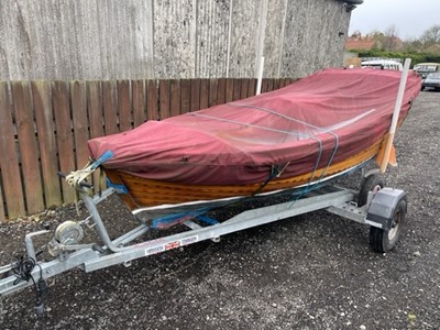 Lot 414 - CLINKER DINGY AND TRAILER
