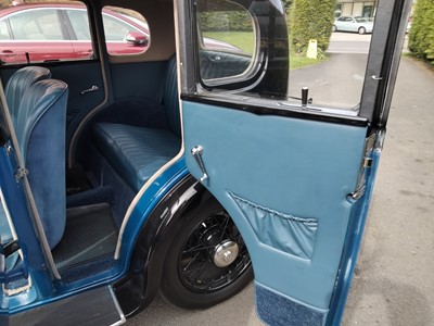 Lot 555 - 1937 MORRIS 8