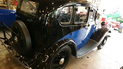 Lot 555 - 1937 MORRIS 8